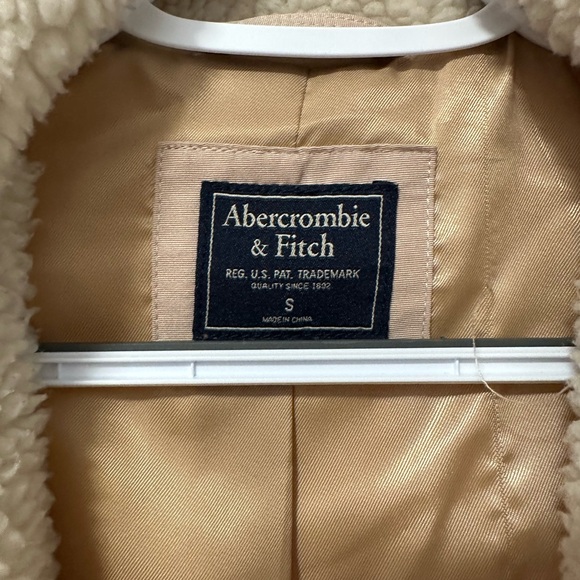Abercrombie & Fitch Beige Teddy Jacket - Picture 3 of 3